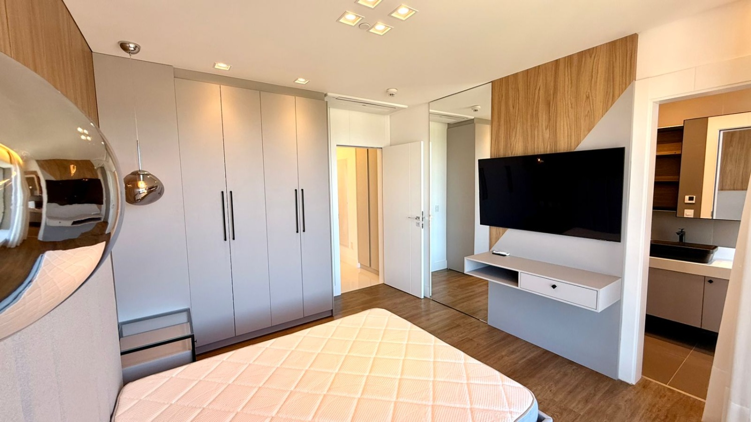 Apartamento no Ed. Yachthouse by Pininfarina na Barra Sul em Balneário Camboriú - foto 18
