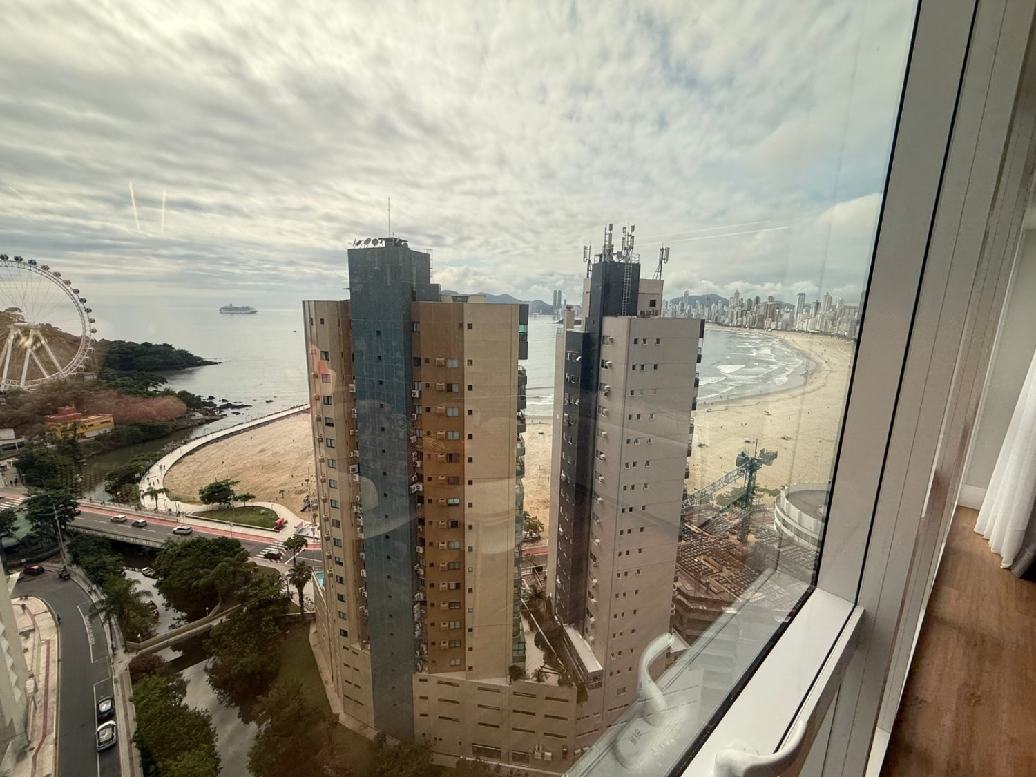 Apartamento no Ed. Skyline Tower em Balneário Camboriú