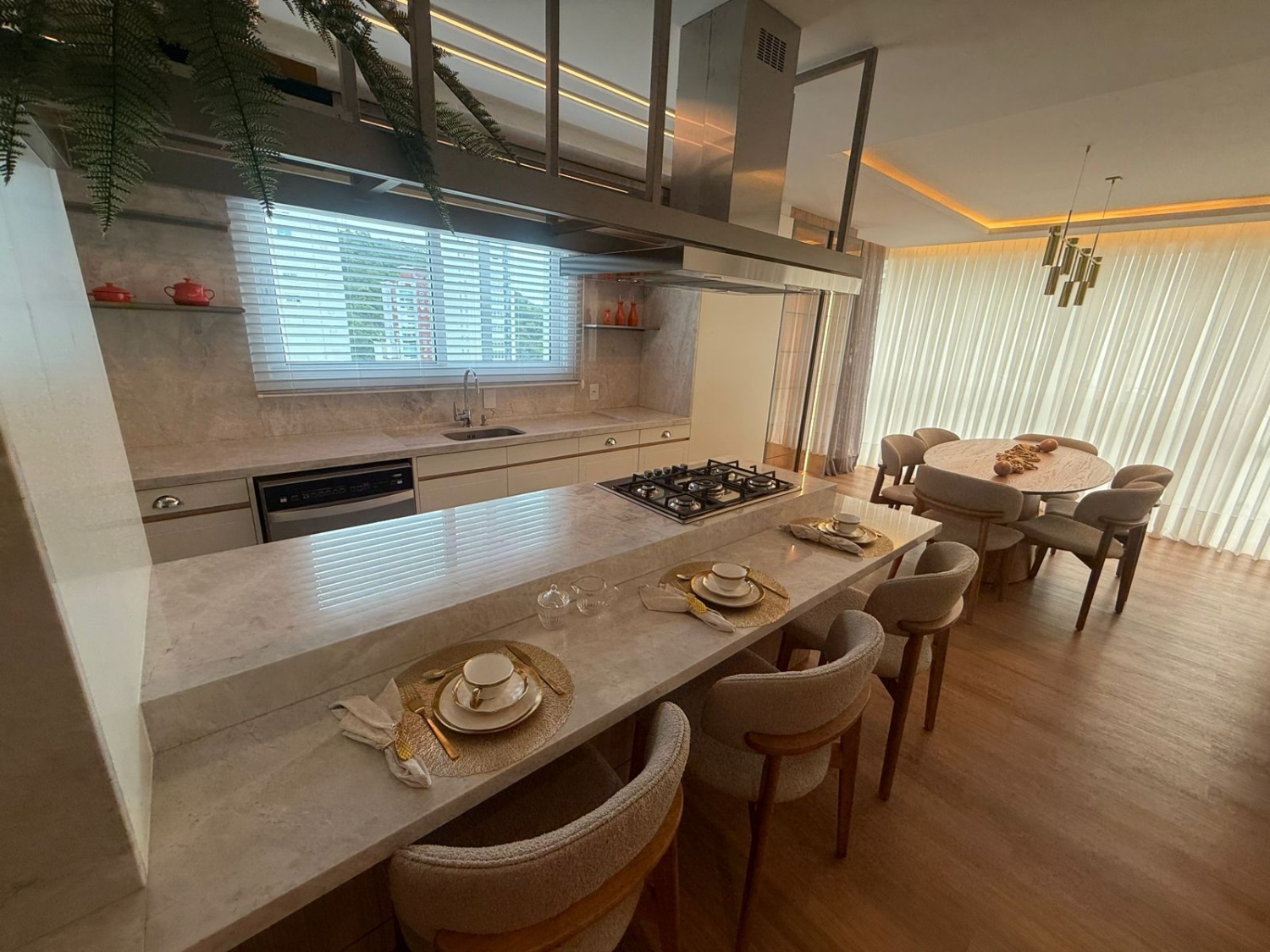 Apartamento no Ed. Skyline Tower em Balneário Camboriú - foto 4