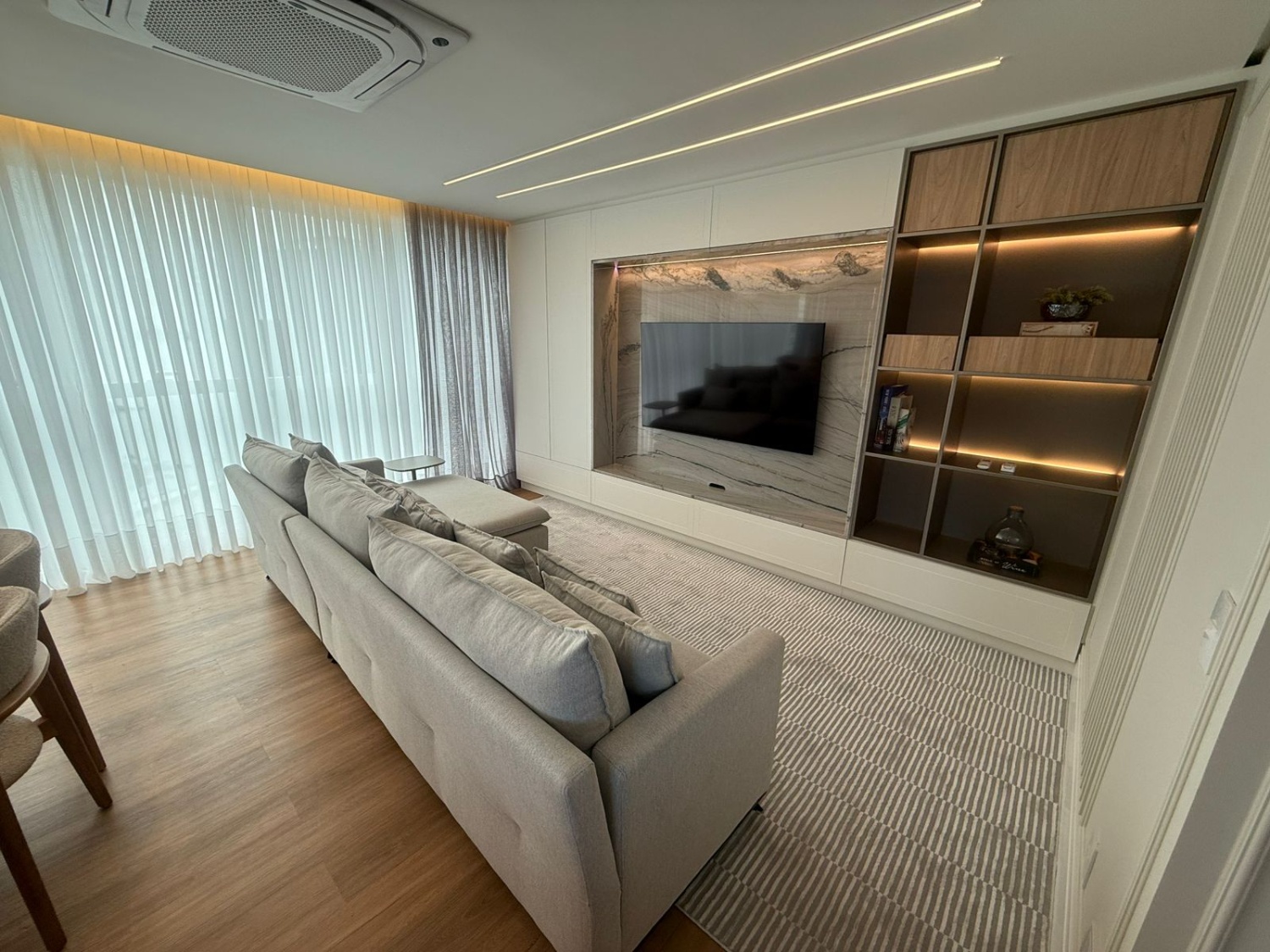Apartamento no Ed. Skyline Tower em Balneário Camboriú - foto 6