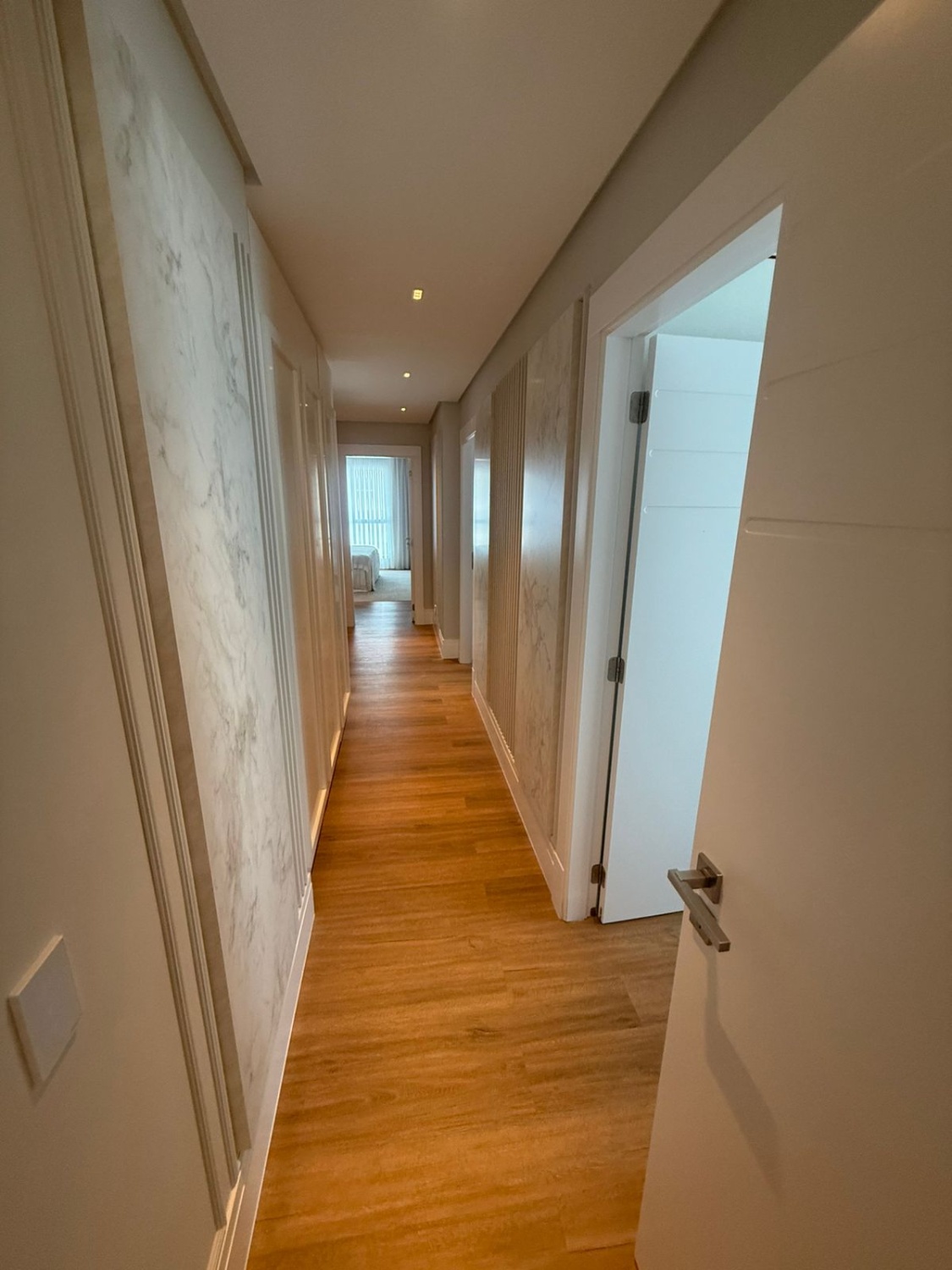 Apartamento no Ed. Skyline Tower em Balneário Camboriú - foto 8