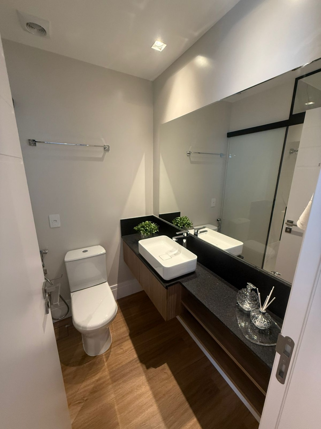 Apartamento no Ed. Skyline Tower em Balneário Camboriú - foto 13