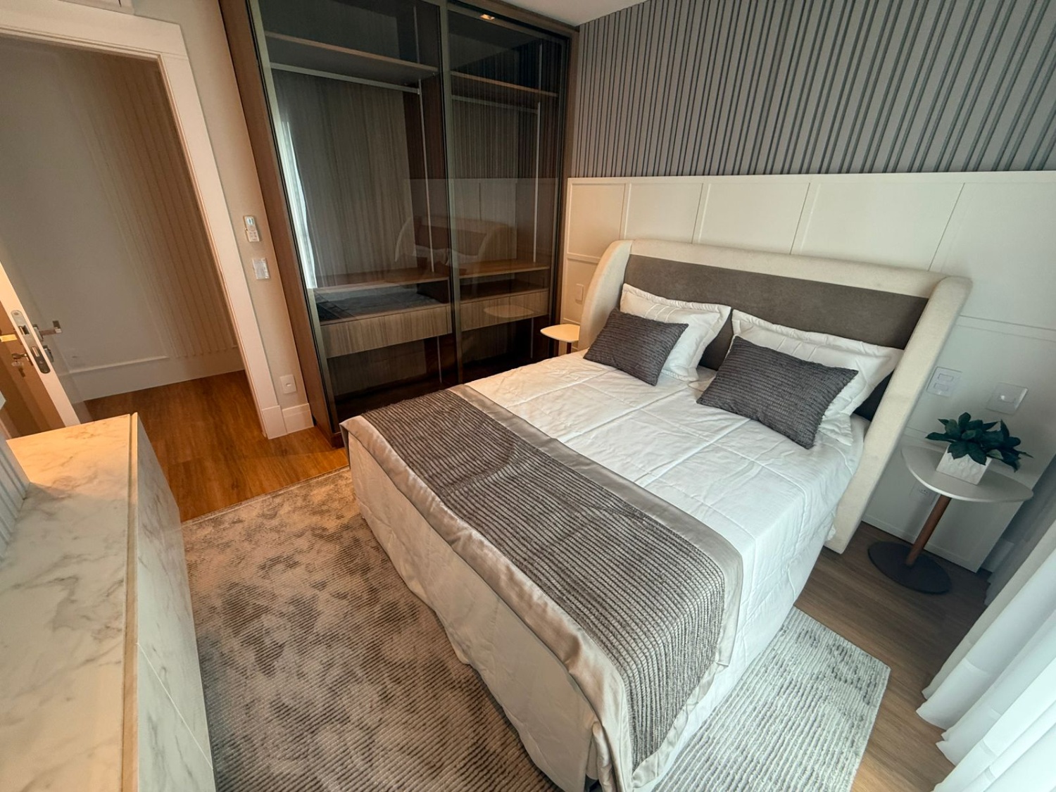 Apartamento no Ed. Skyline Tower em Balneário Camboriú - foto 14