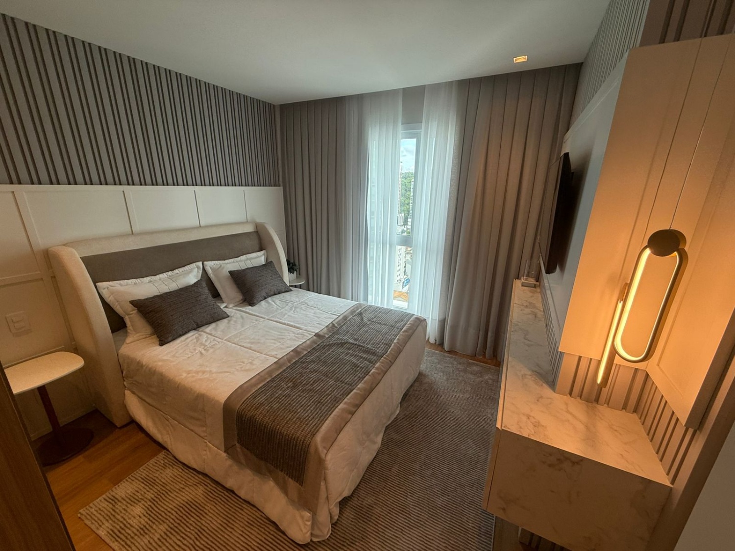 Apartamento no Ed. Skyline Tower em Balneário Camboriú - foto 15