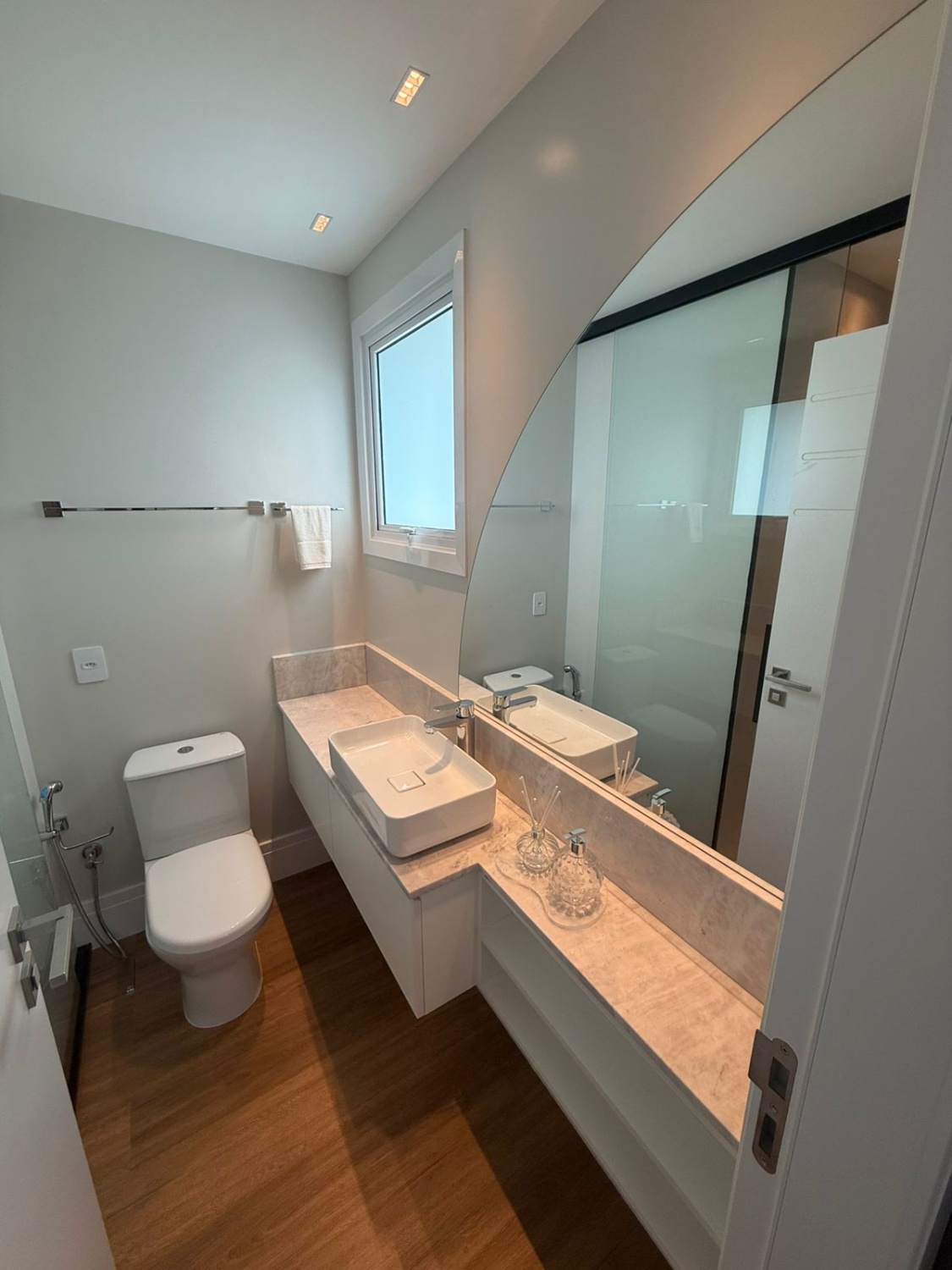 Apartamento no Ed. Skyline Tower em Balneário Camboriú - foto 16