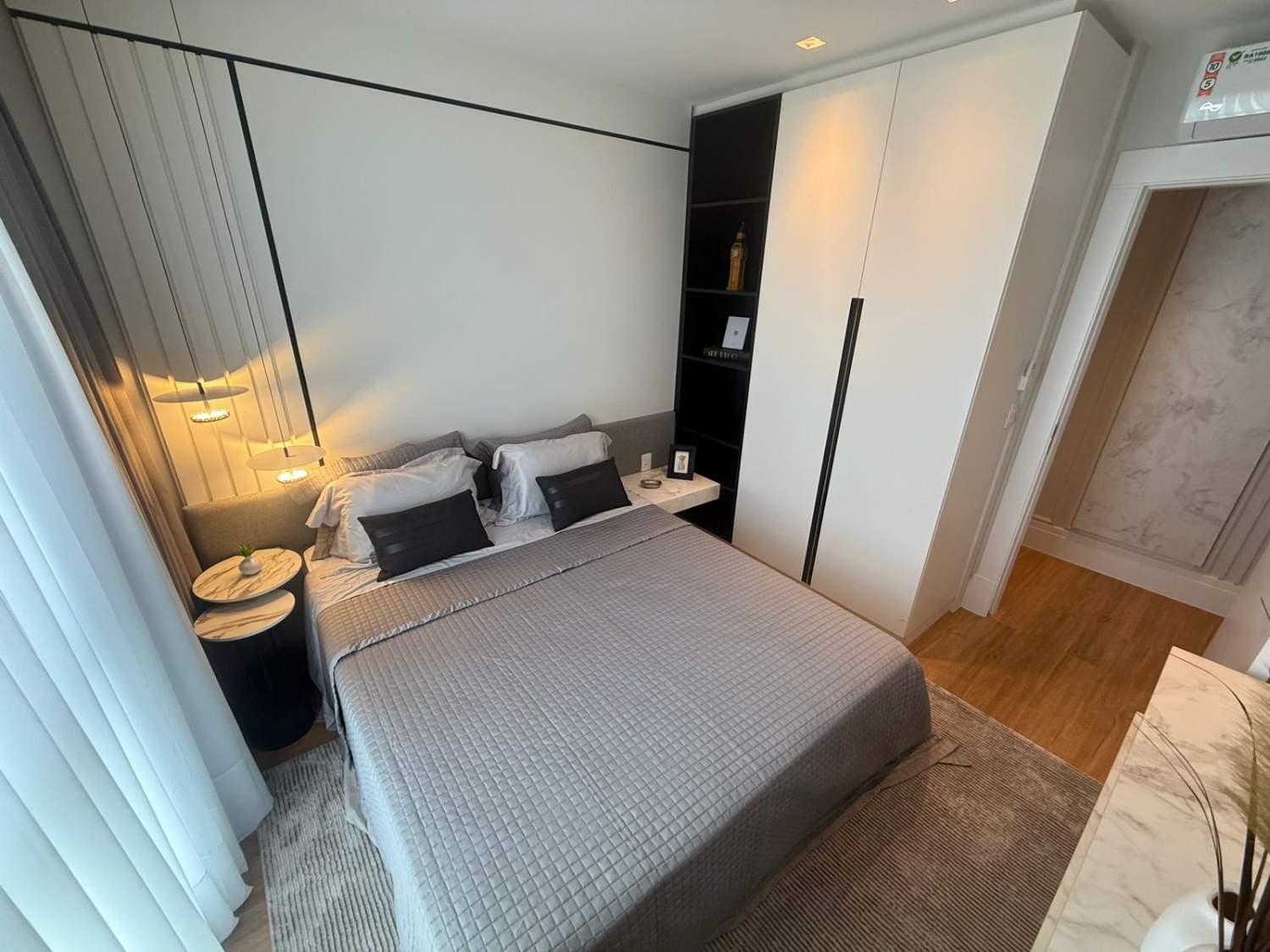 Apartamento no Ed. Skyline Tower em Balneário Camboriú - foto 17