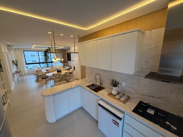 Apartamento no Edifício Torre de Booz em Balneário Camboriú - foto 4