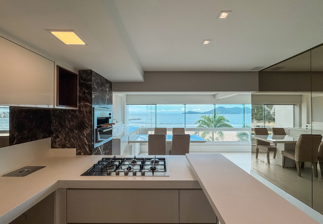 Apartamento no Ed. Torre Atlântica em Balneário Camboriú - foto 8