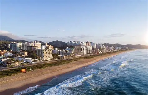 Apartamentos no Ed. Arina Rezidenza na Praia Brava