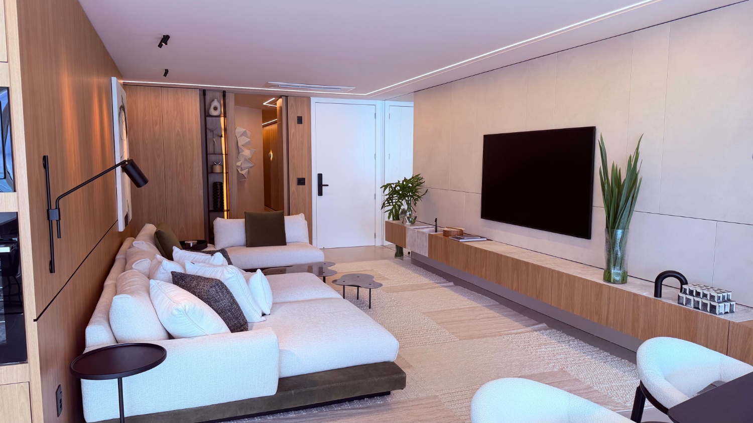Apartamento no Ed. Le Blanc em Praia Brava - foto 2