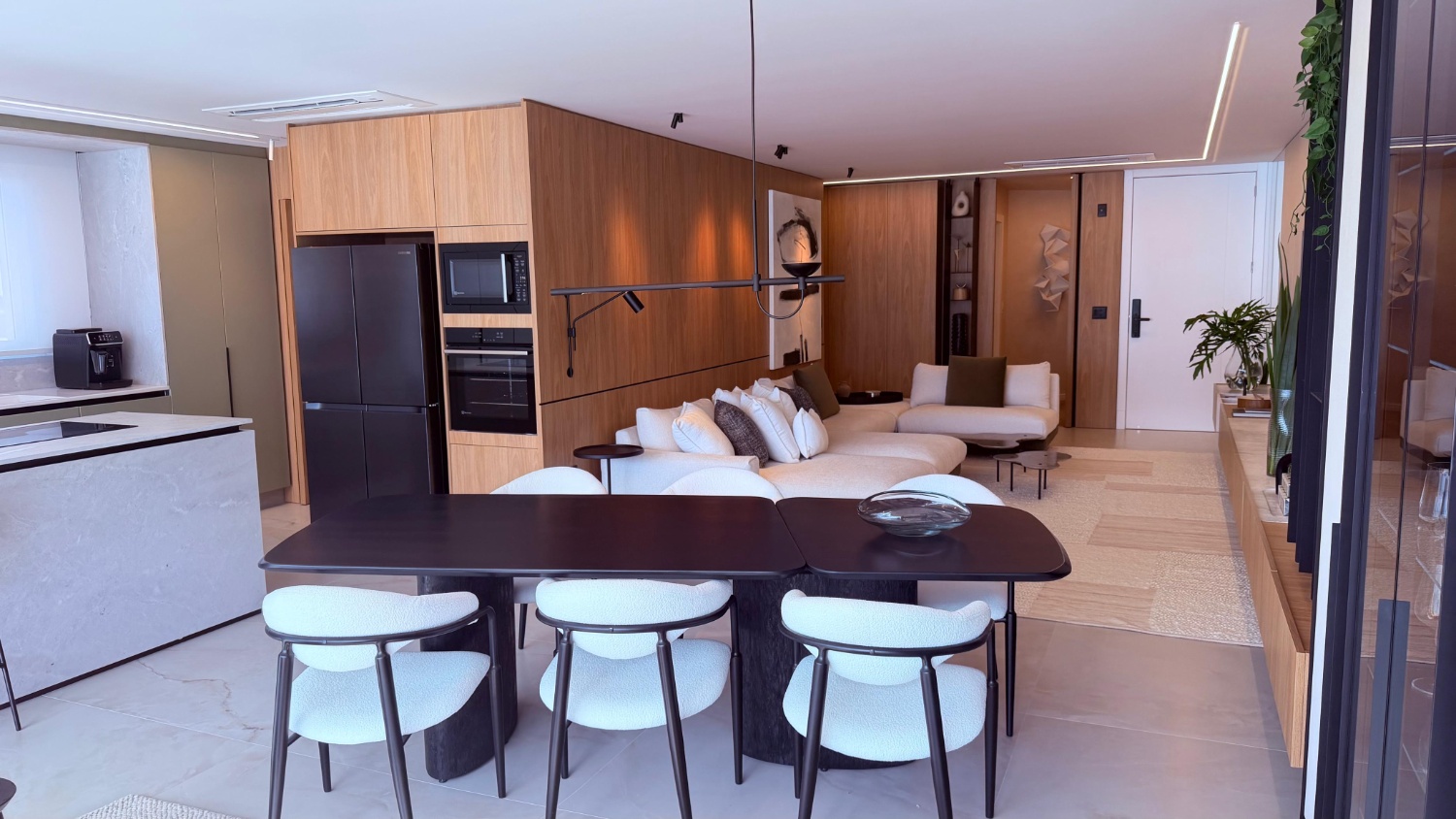Apartamento no Ed. Le Blanc em Praia Brava - foto 4
