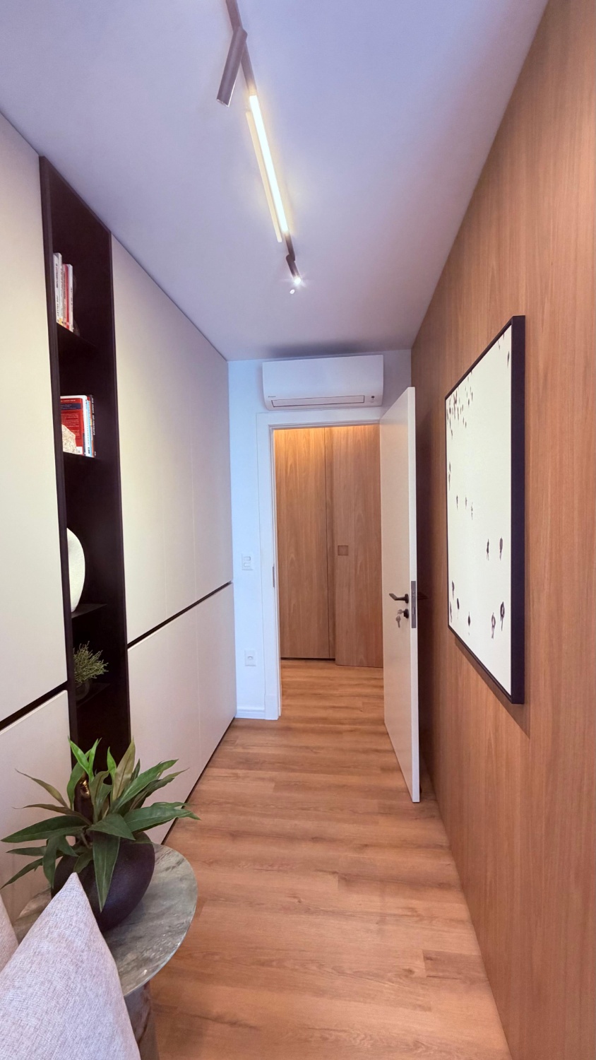 Apartamento no Ed. Le Blanc em Praia Brava - foto 9