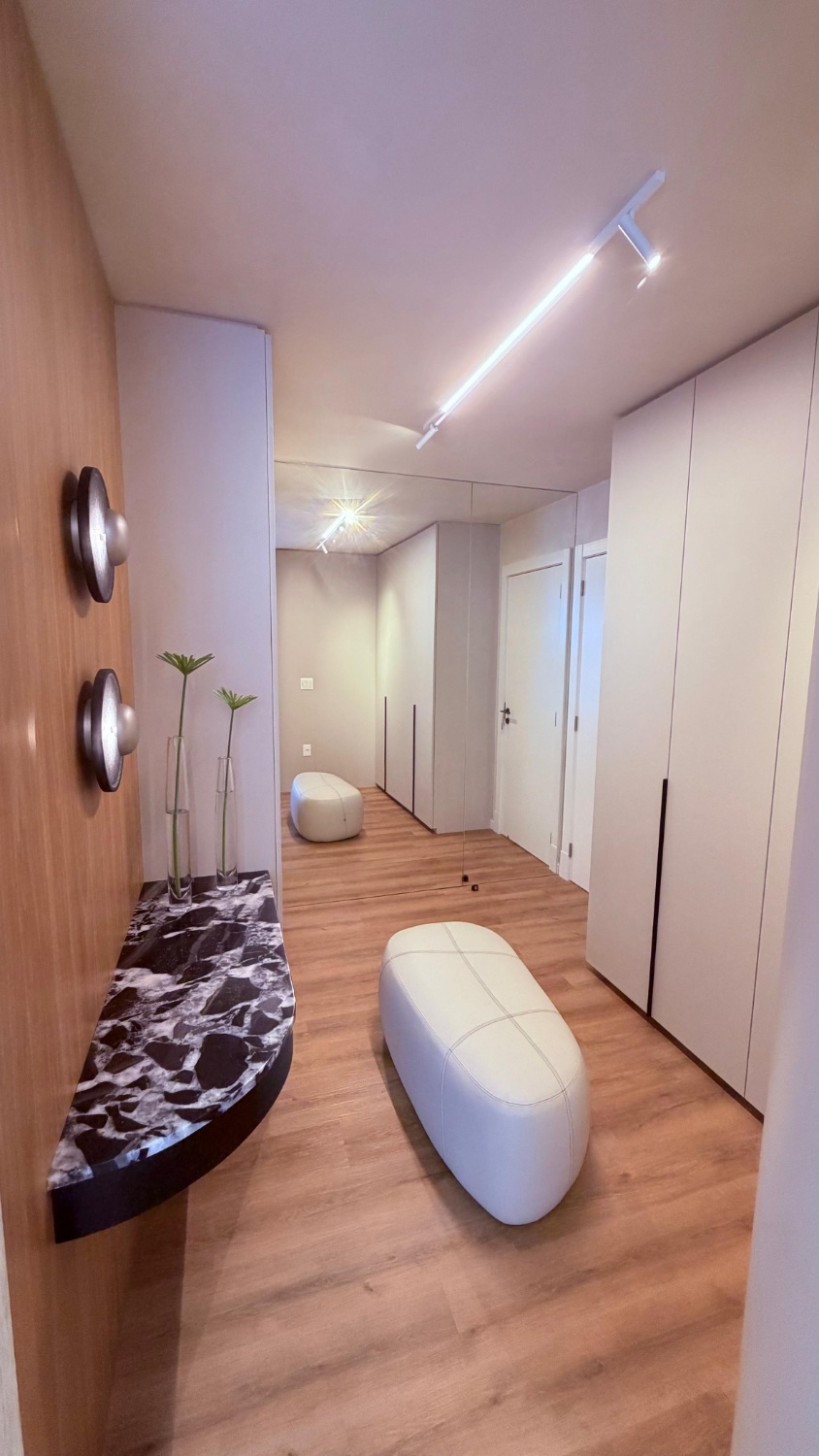 Apartamento no Ed. Le Blanc em Praia Brava - foto 10