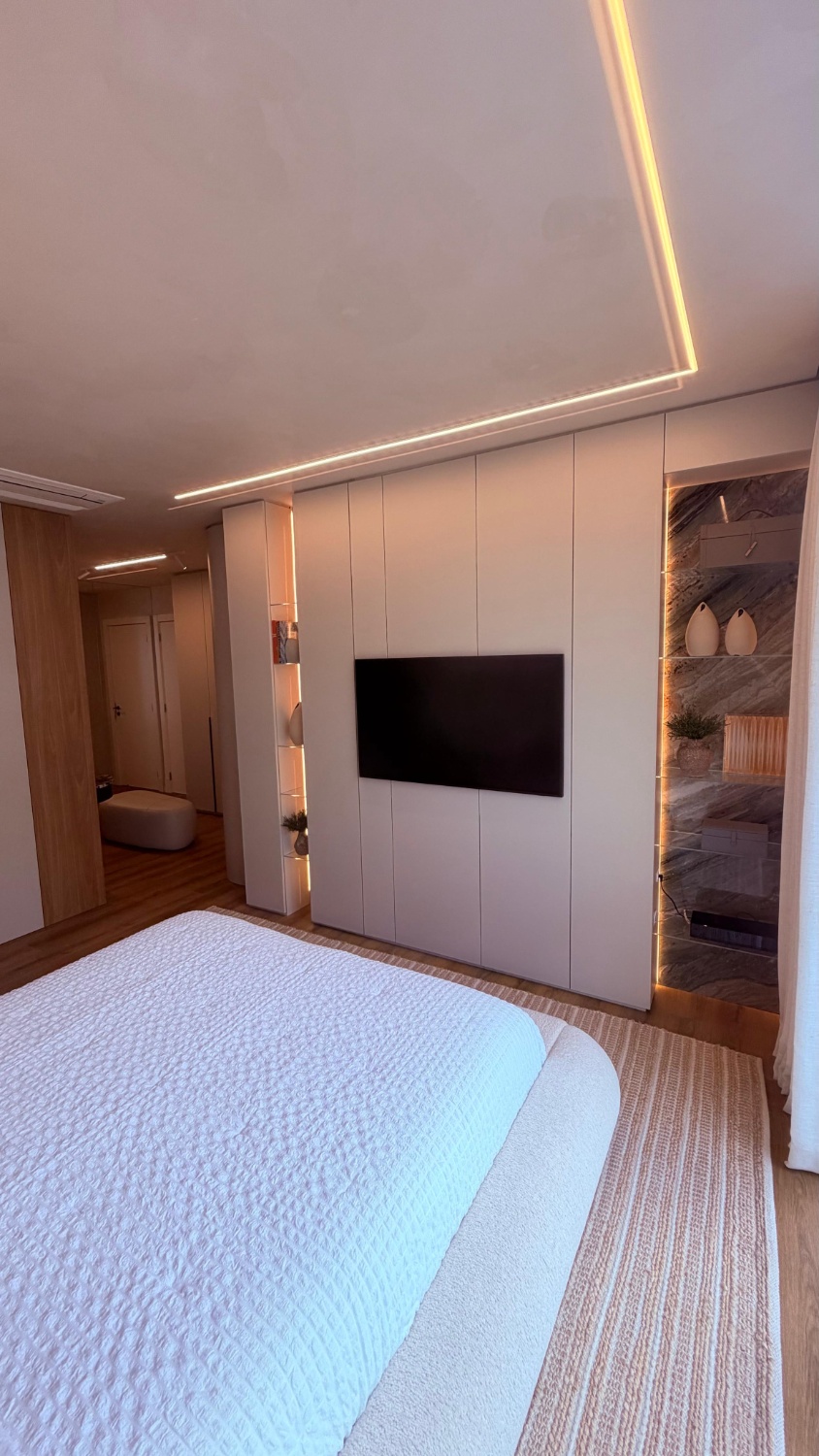 Apartamento no Ed. Le Blanc em Praia Brava - foto 12