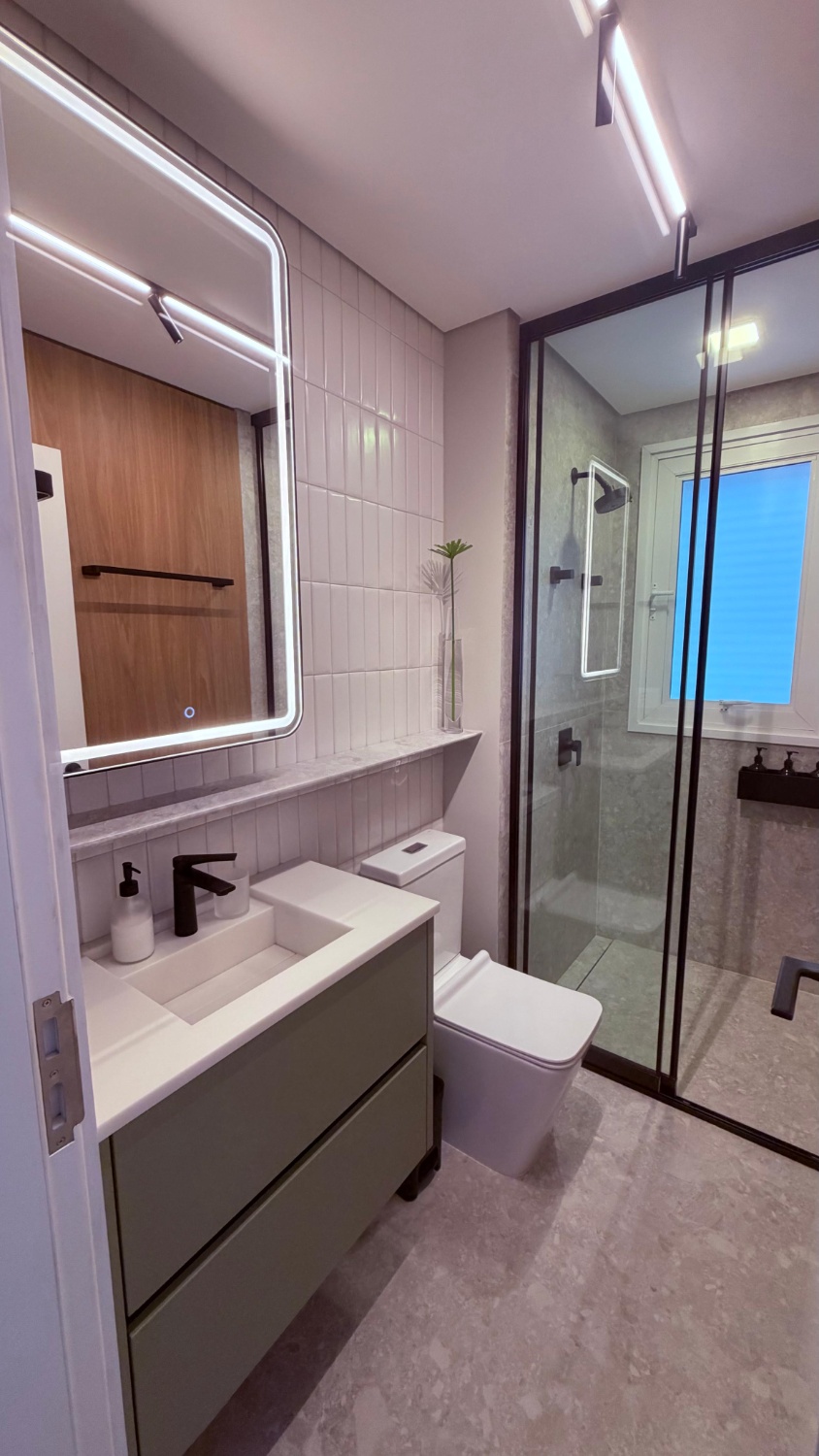 Apartamento no Ed. Le Blanc em Praia Brava - foto 18