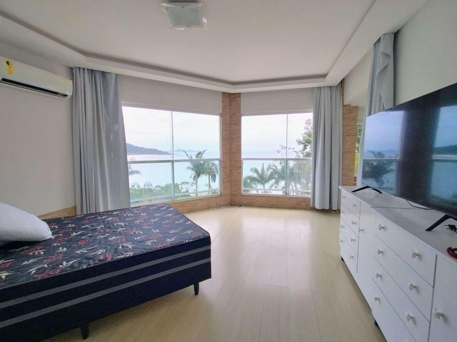 Casa de Alto Padrão na Praia de Taquaras em Balneário Camboriú - foto 7