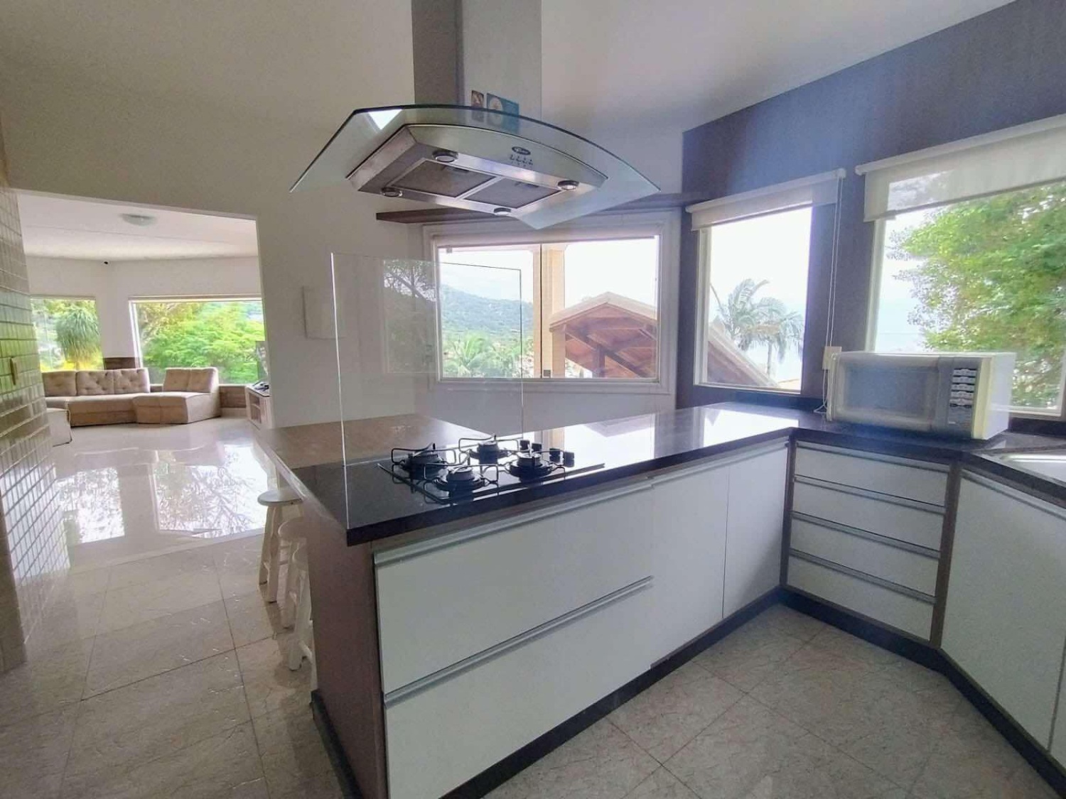 Casa de Alto Padrão na Praia de Taquaras em Balneário Camboriú - foto 10