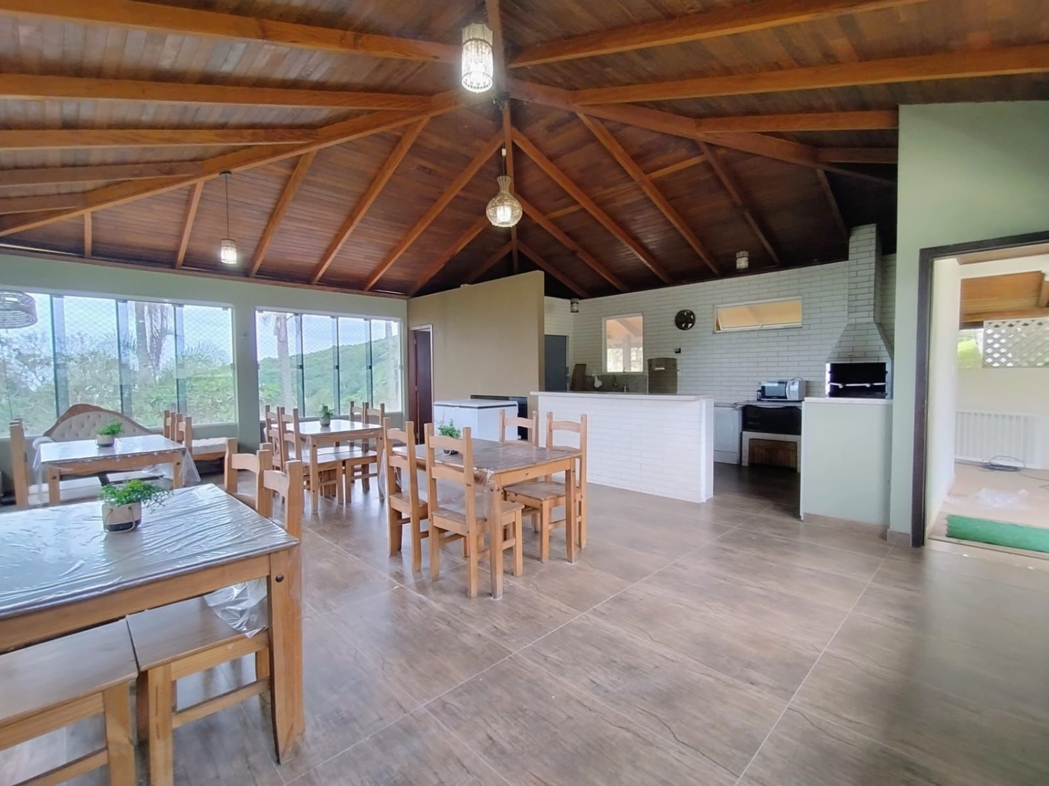 Casa de Alto Padrão na Praia de Taquaras em Balneário Camboriú - foto 11