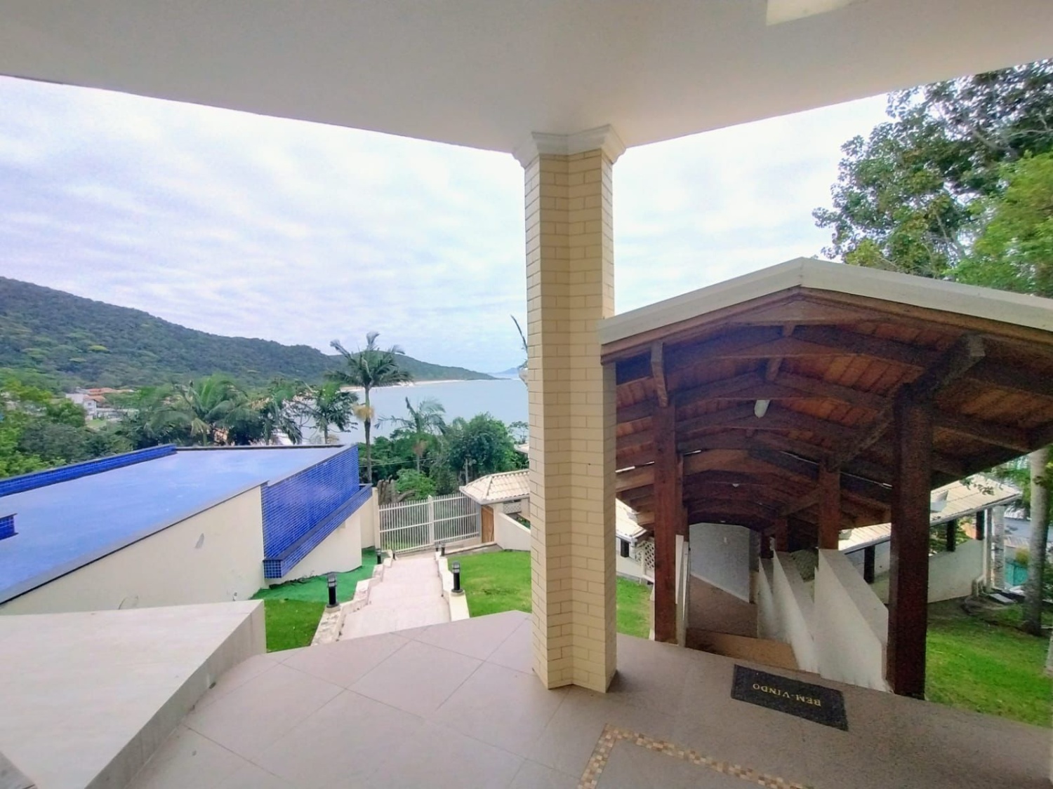 Casa de Alto Padrão na Praia de Taquaras em Balneário Camboriú - foto 12