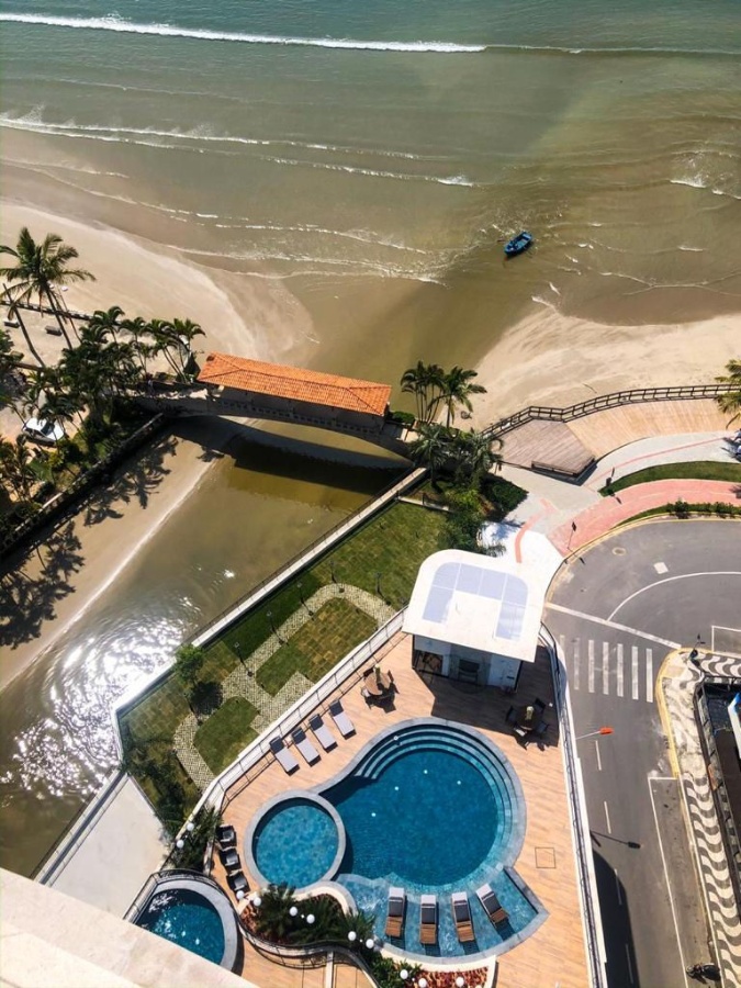 Apartamento Frente Mar no Ed. Infinity Club Residence em Itapema - foto 18
