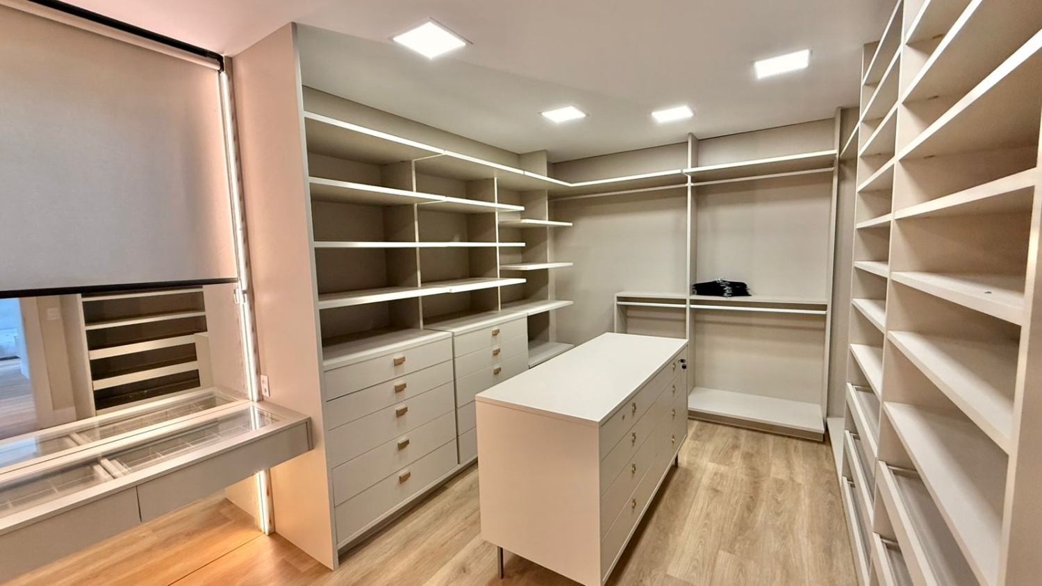 Casa no Cond. Porto Riviera na Praia Brava - foto 11