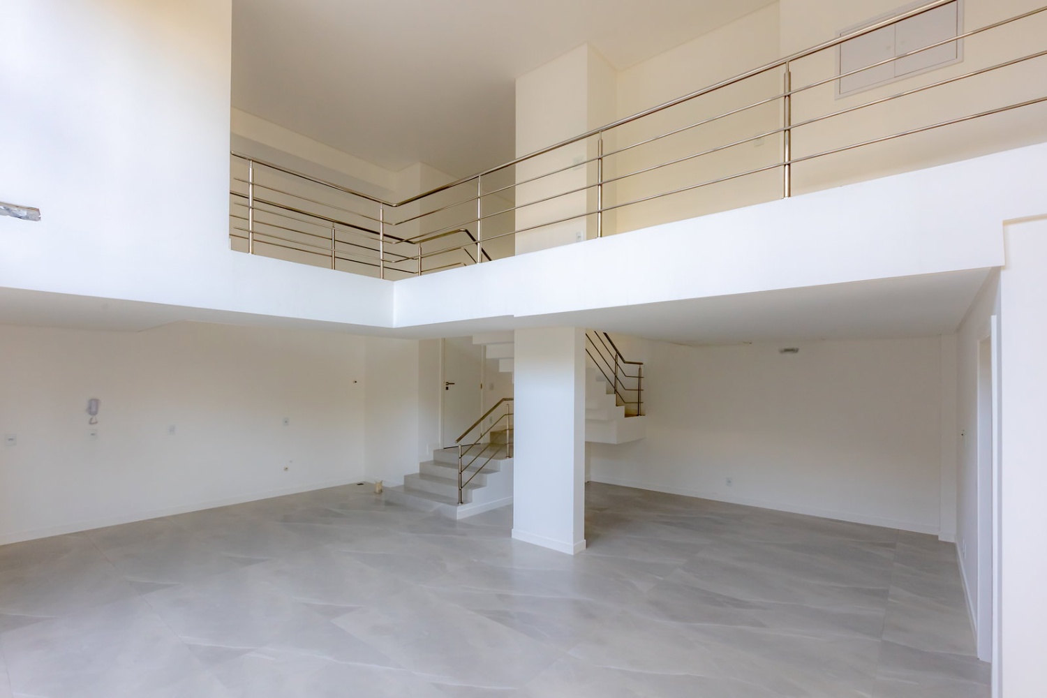 Apartamento Diferenciado no Ed. Brava Garden na Praia Brava - foto 4