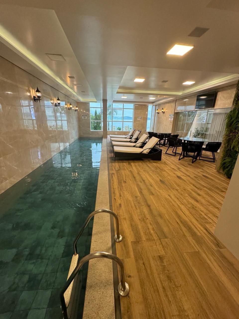 Apartamento no Ed. Petit Château em Itapema/SC - foto 17