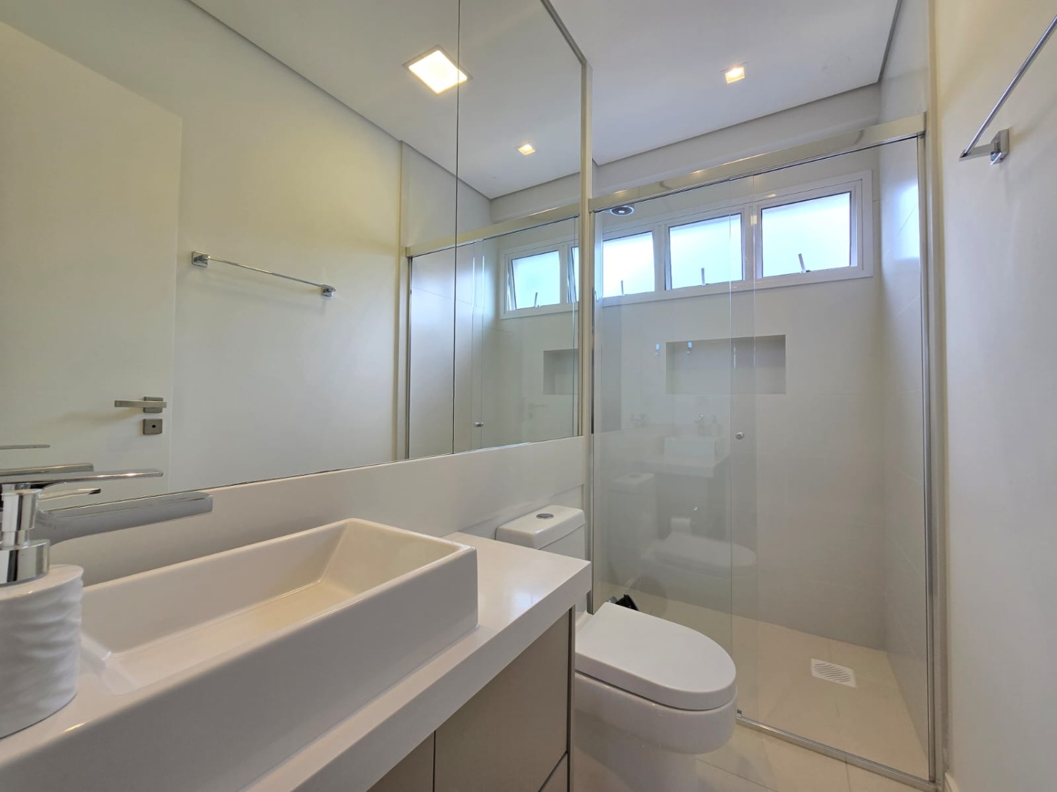 Apartamento no Edifício Solares da Brava na Praia Brava - foto 15