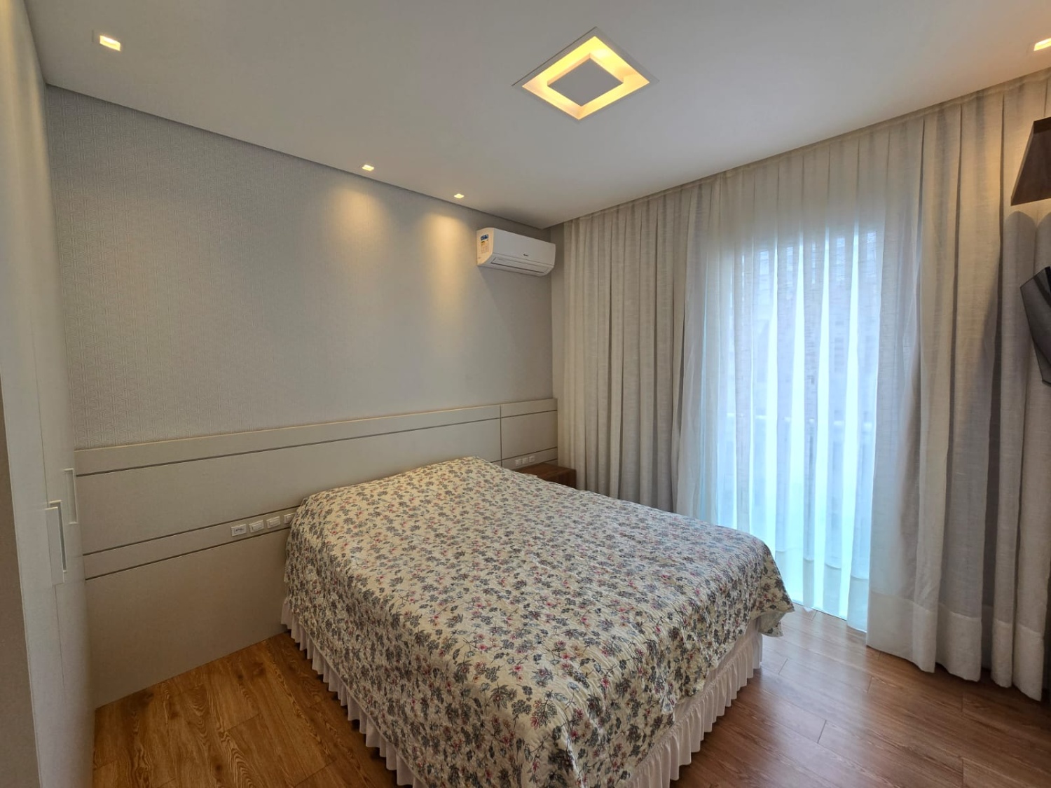 Apartamento no Edifício Solares da Brava na Praia Brava - foto 24