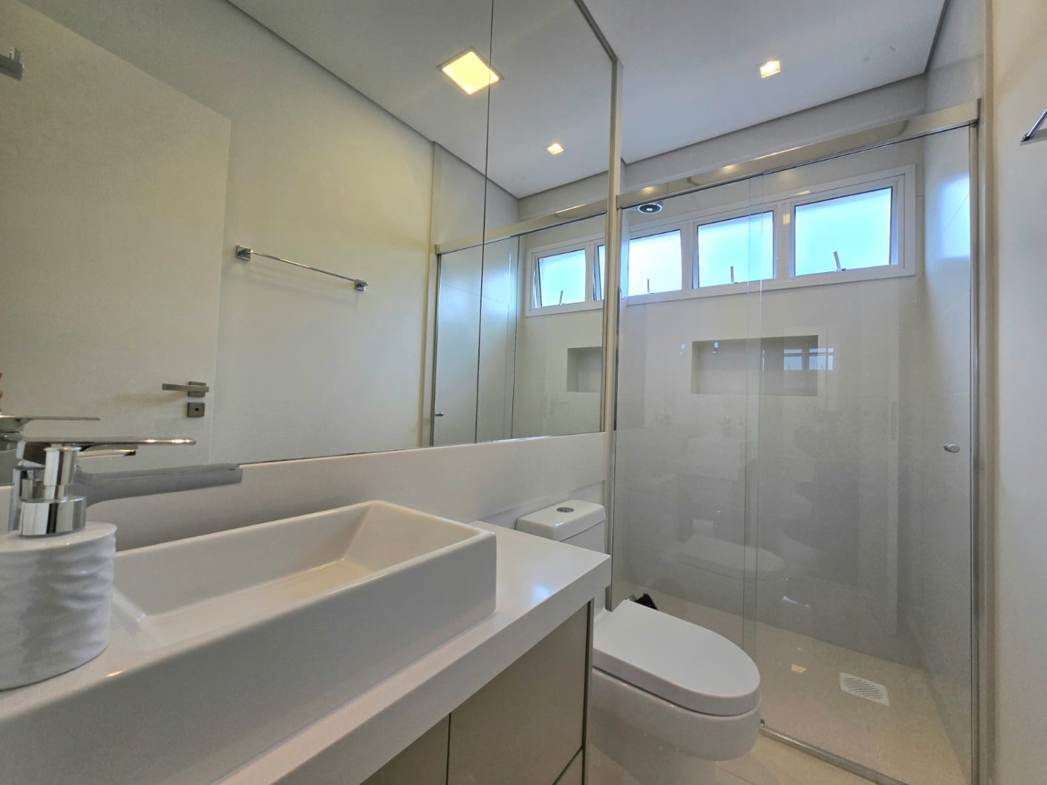Apartamento no Edifício Solares da Brava na Praia Brava - foto 25