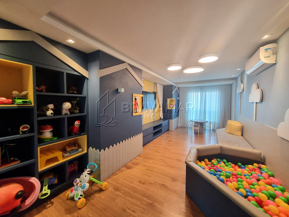 Apartamento no Edifício Solares da Brava na Praia Brava - foto 30