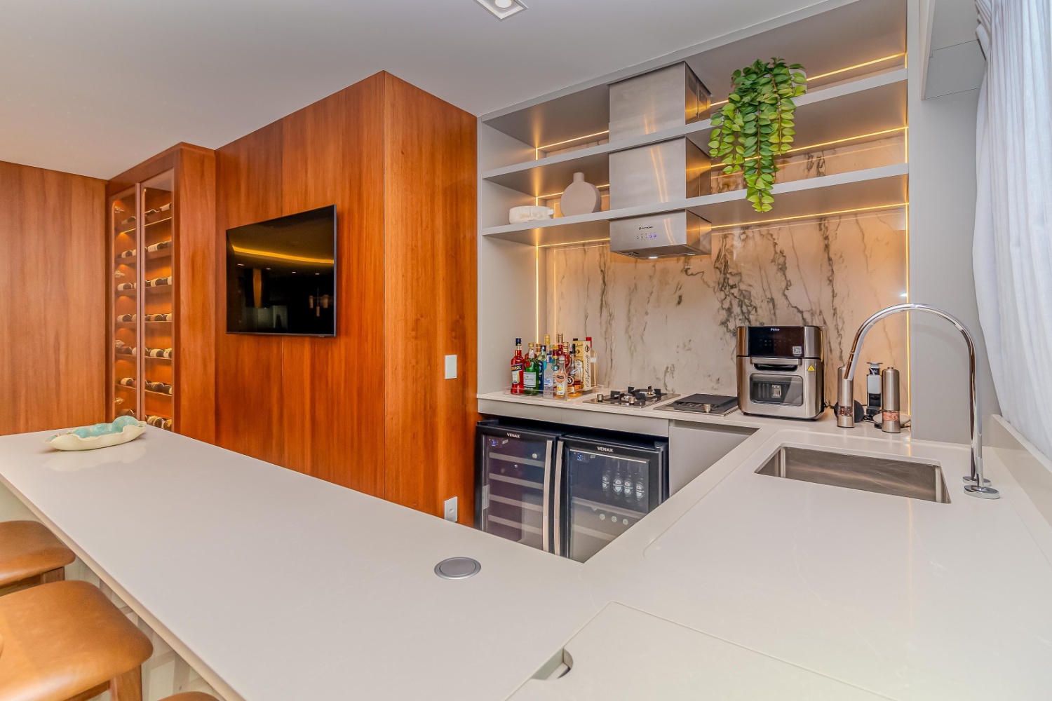 Apartamento no Ed. One Tower em Balneário Camboriú Decorado Frente Mar - foto 7