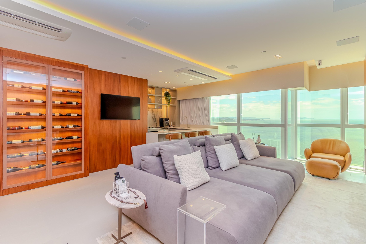 Apartamento no Ed. One Tower em Balneário Camboriú Decorado Frente Mar - foto 9