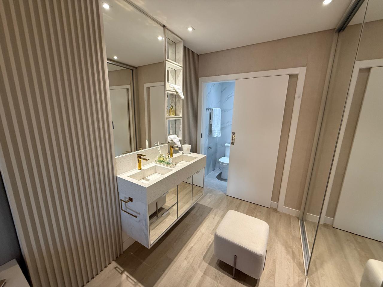 Apartamento no Ed. Brava Garden na Praia Brava - foto 11