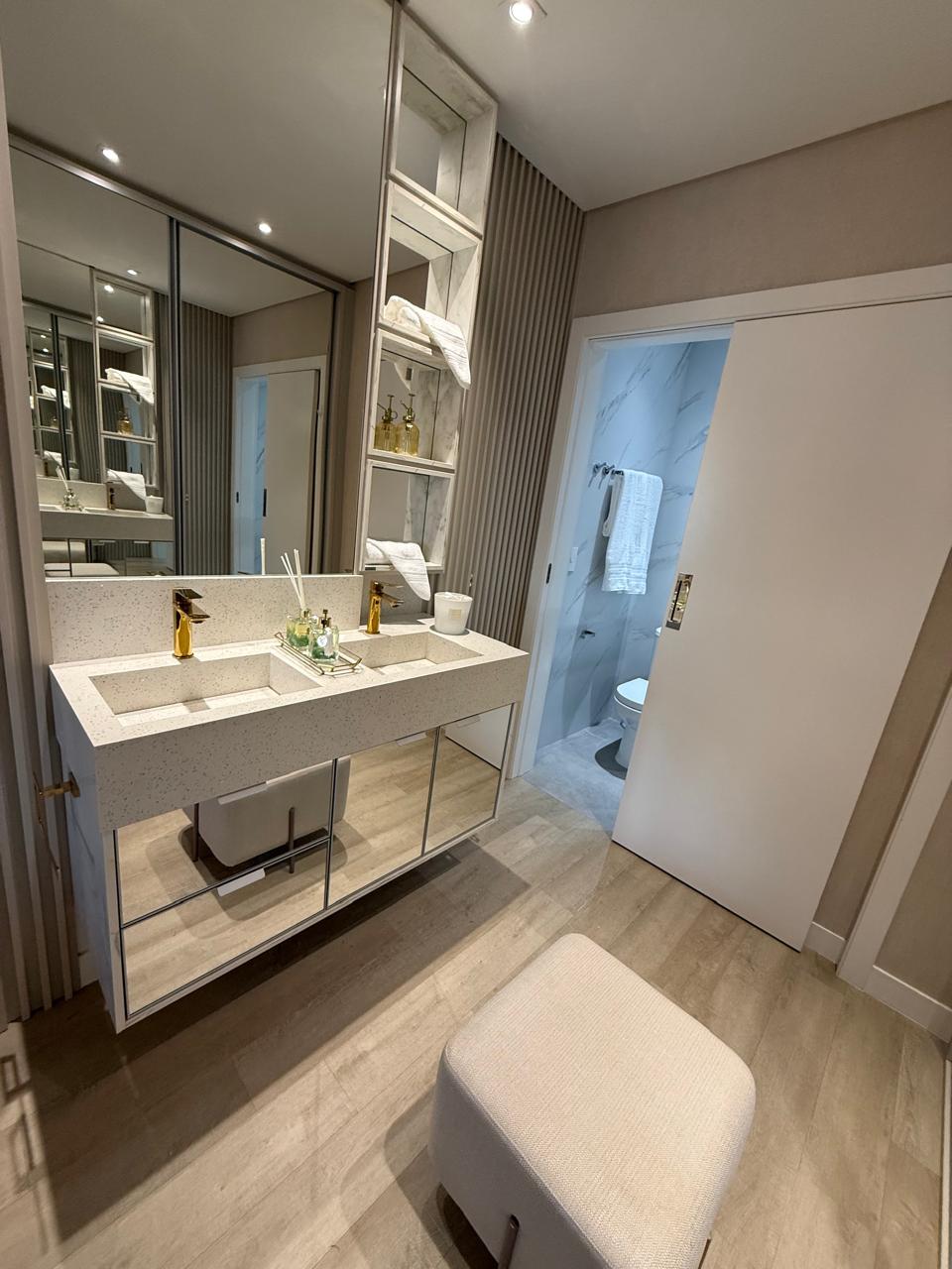 Apartamento no Ed. Brava Garden na Praia Brava - foto 12