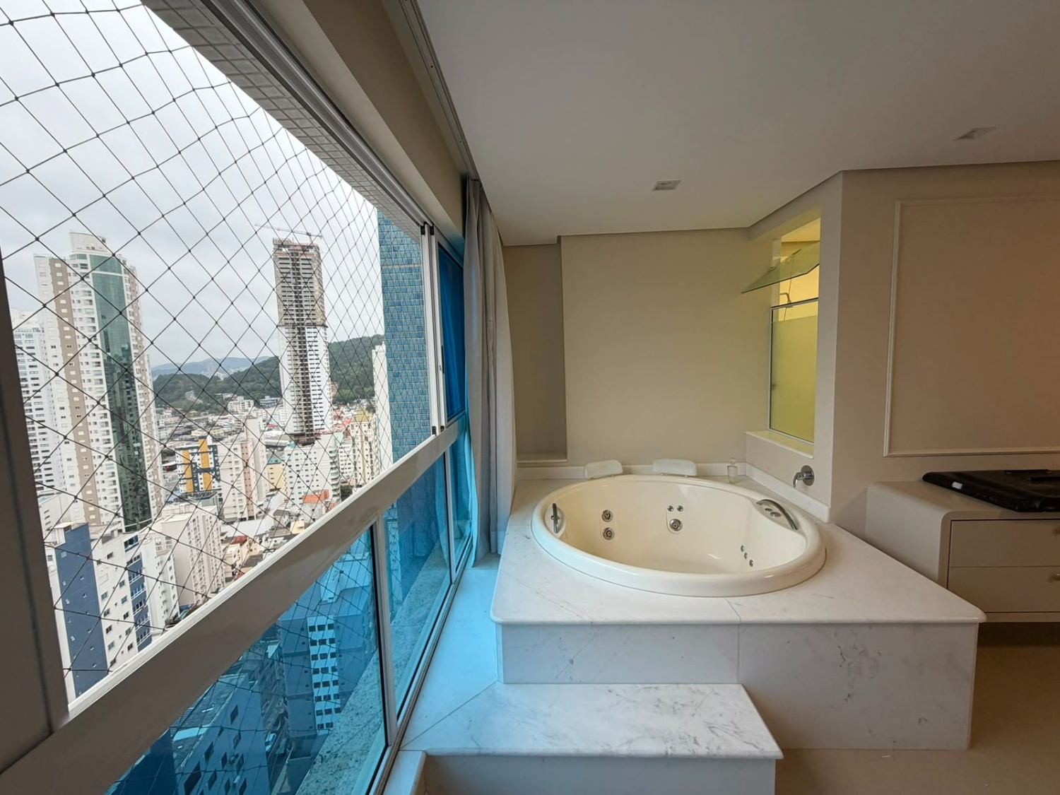Cobertura Triplex no Ed. Vermont em Balneário Camboriú - foto 16