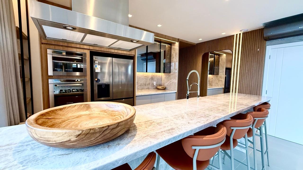 Apartamento no Edifício Dusseldorf na Praia Brava - foto 4