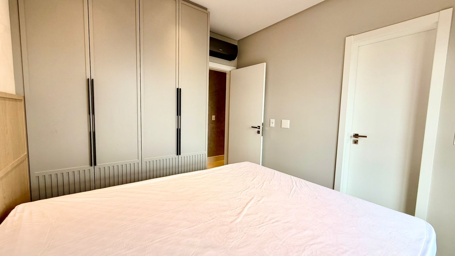 Apartamento no Edifício Dusseldorf na Praia Brava - foto 8