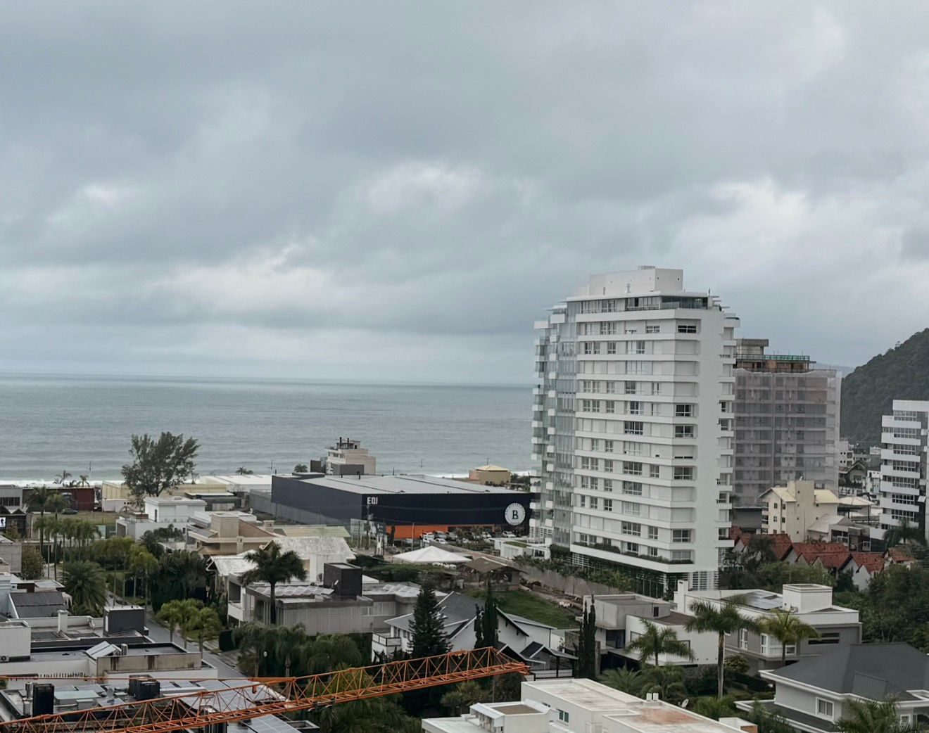 Apartamento no Edifício Dusseldorf na Praia Brava - foto 13