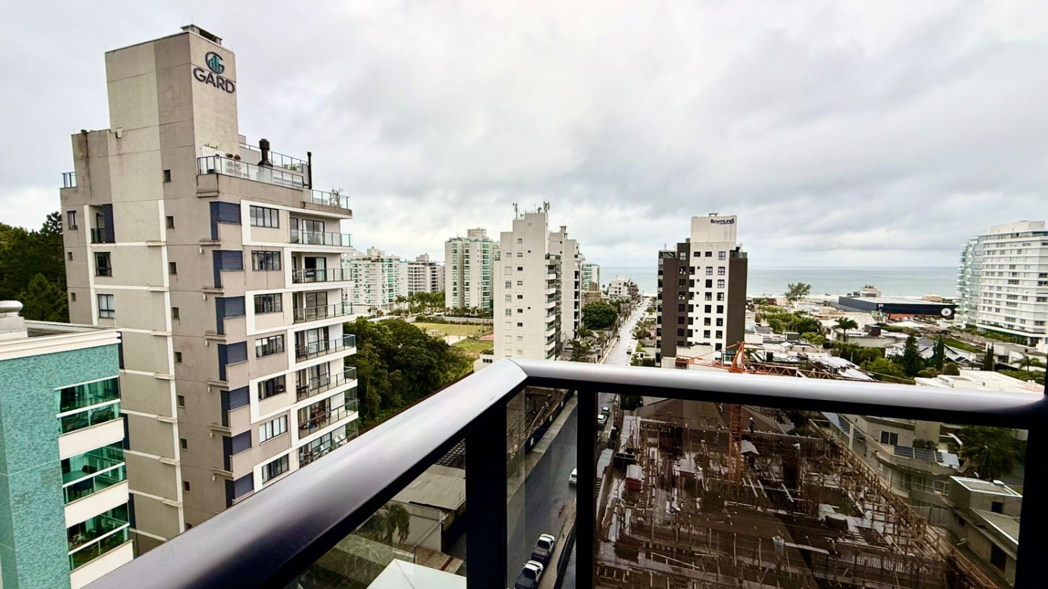 Apartamento no Edifício Dusseldorf na Praia Brava - foto 14