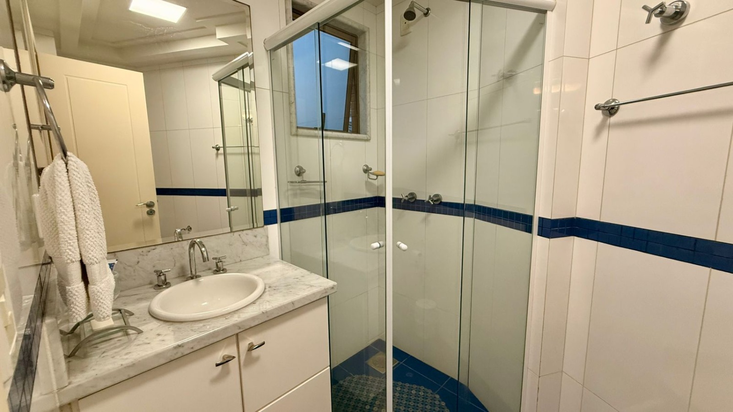 Apartamento no Ed. Arc de Triomphe em Balneário Camboriú - foto 10