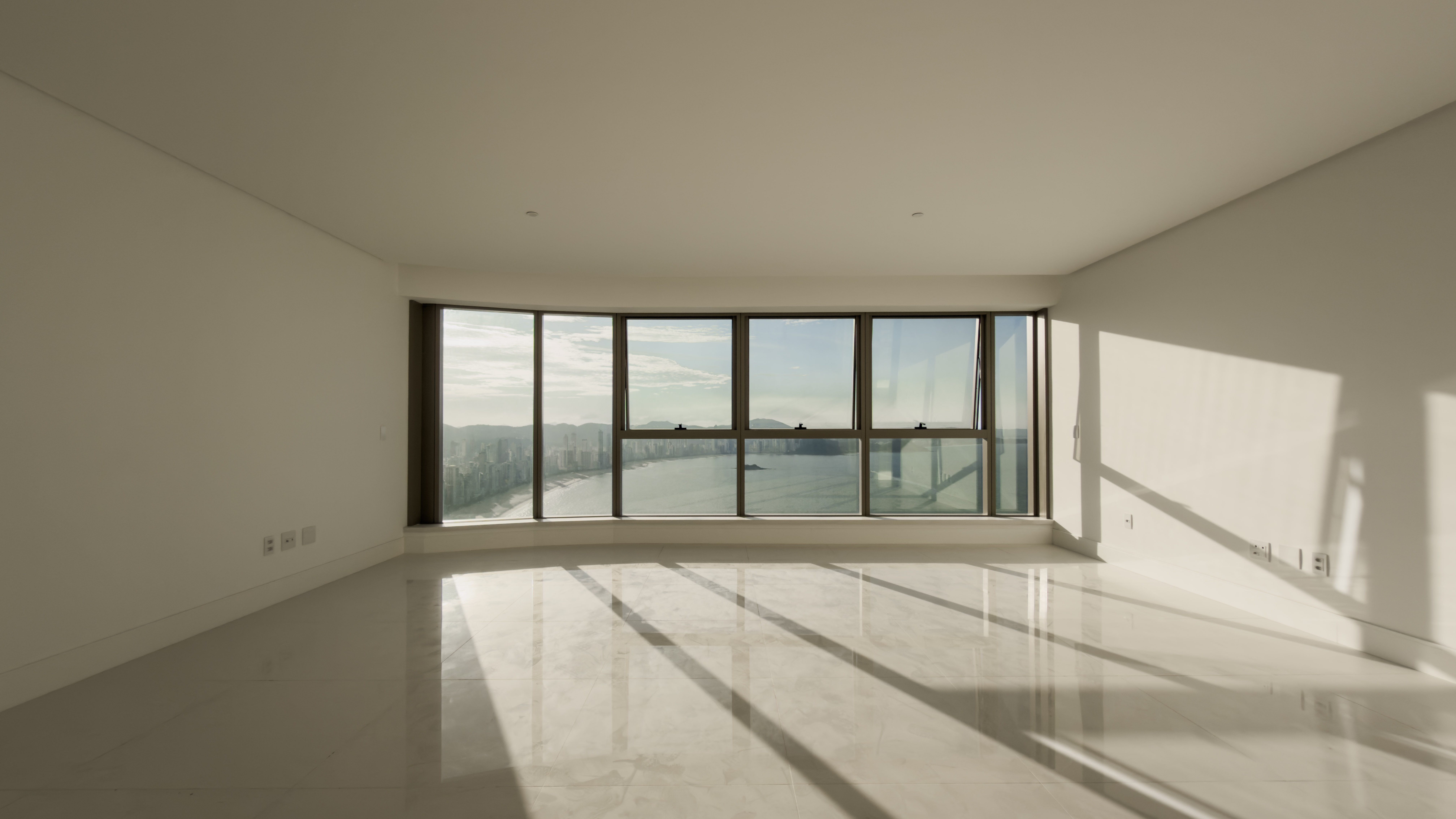 Apartamento no Ed. Yachthouse by Pininfarina na Barra Sul em Balneário Camboriú