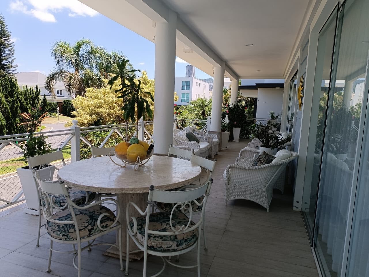 Casa no Cond. Porto Riviera na Praia Brava - foto 3
