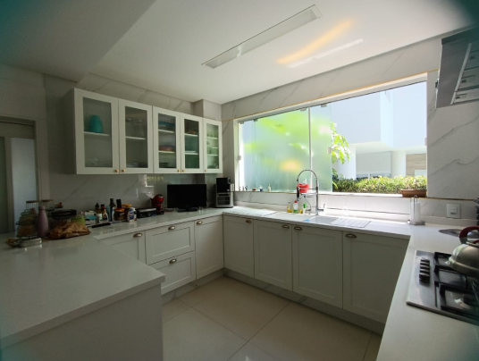 Casa no Cond. Porto Riviera na Praia Brava - foto 5