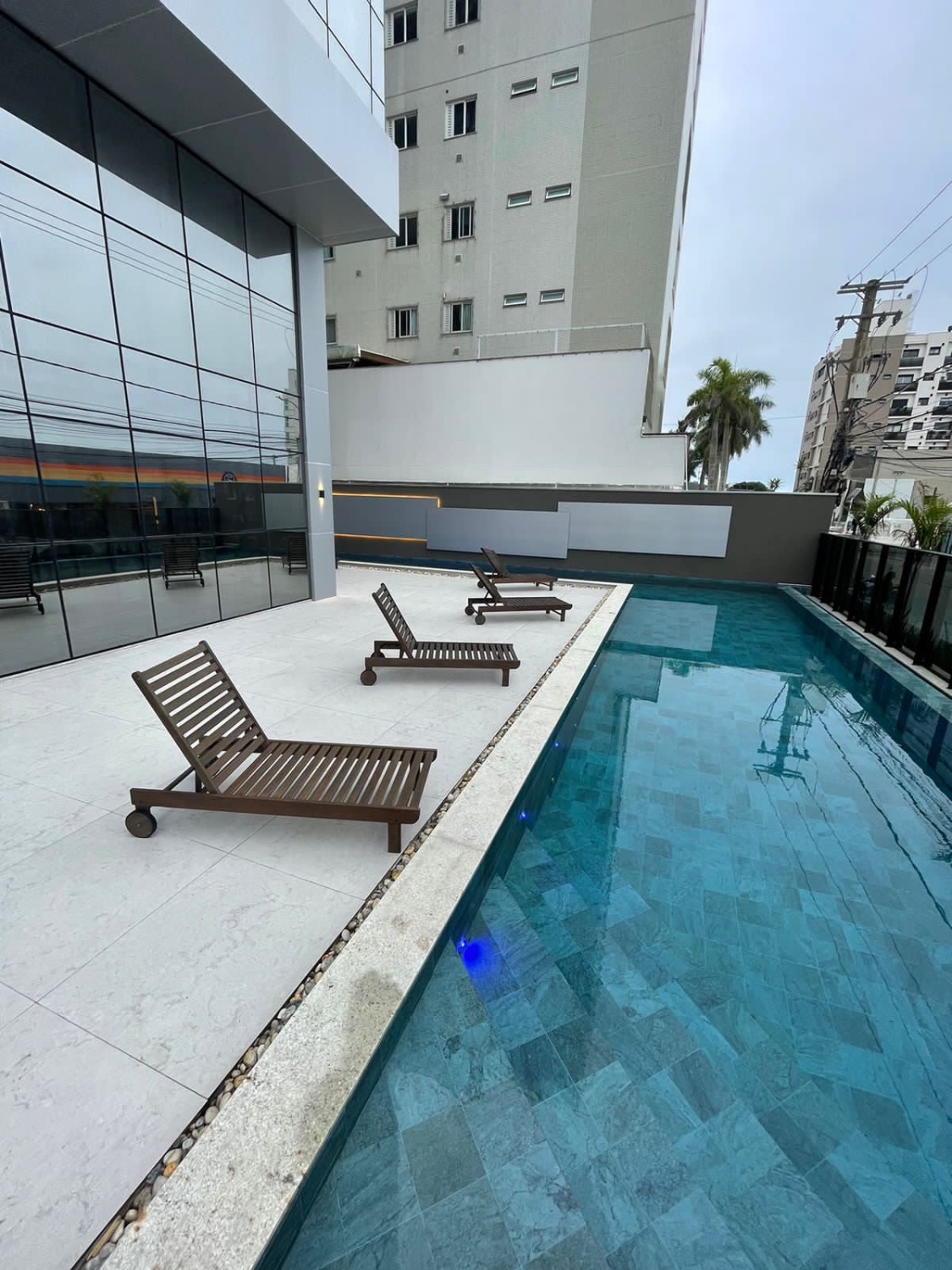 Apartamento no Ed. Aquamarine Residence na Praia Brava - foto 16