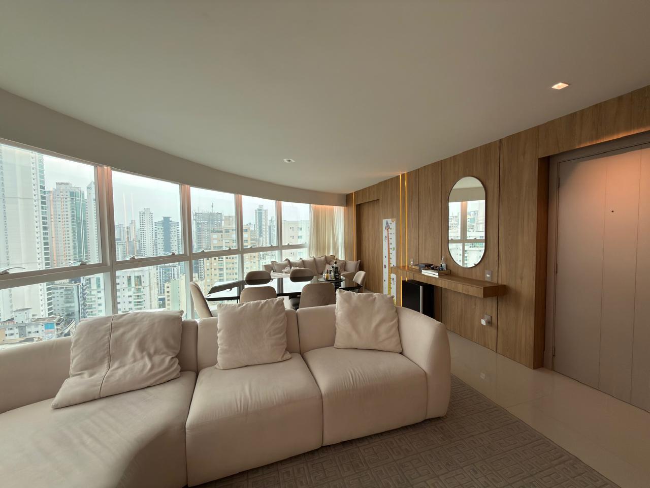 Apartamento no Ed. Olympo Tower em Balneário Camboriú - foto 2