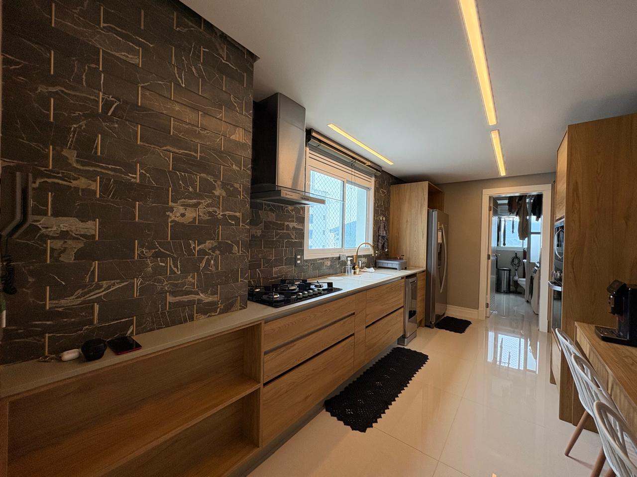 Apartamento no Ed. Olympo Tower em Balneário Camboriú - foto 3