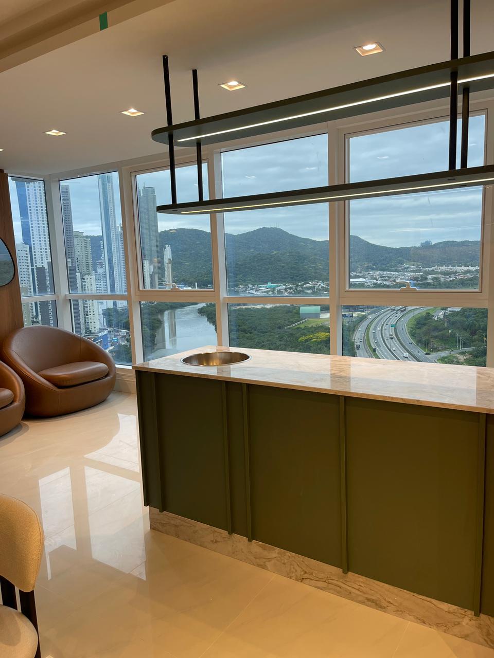 Apartamento no Ed. Marina Beach na Barra Sul de Balneário Camboriú - foto 2