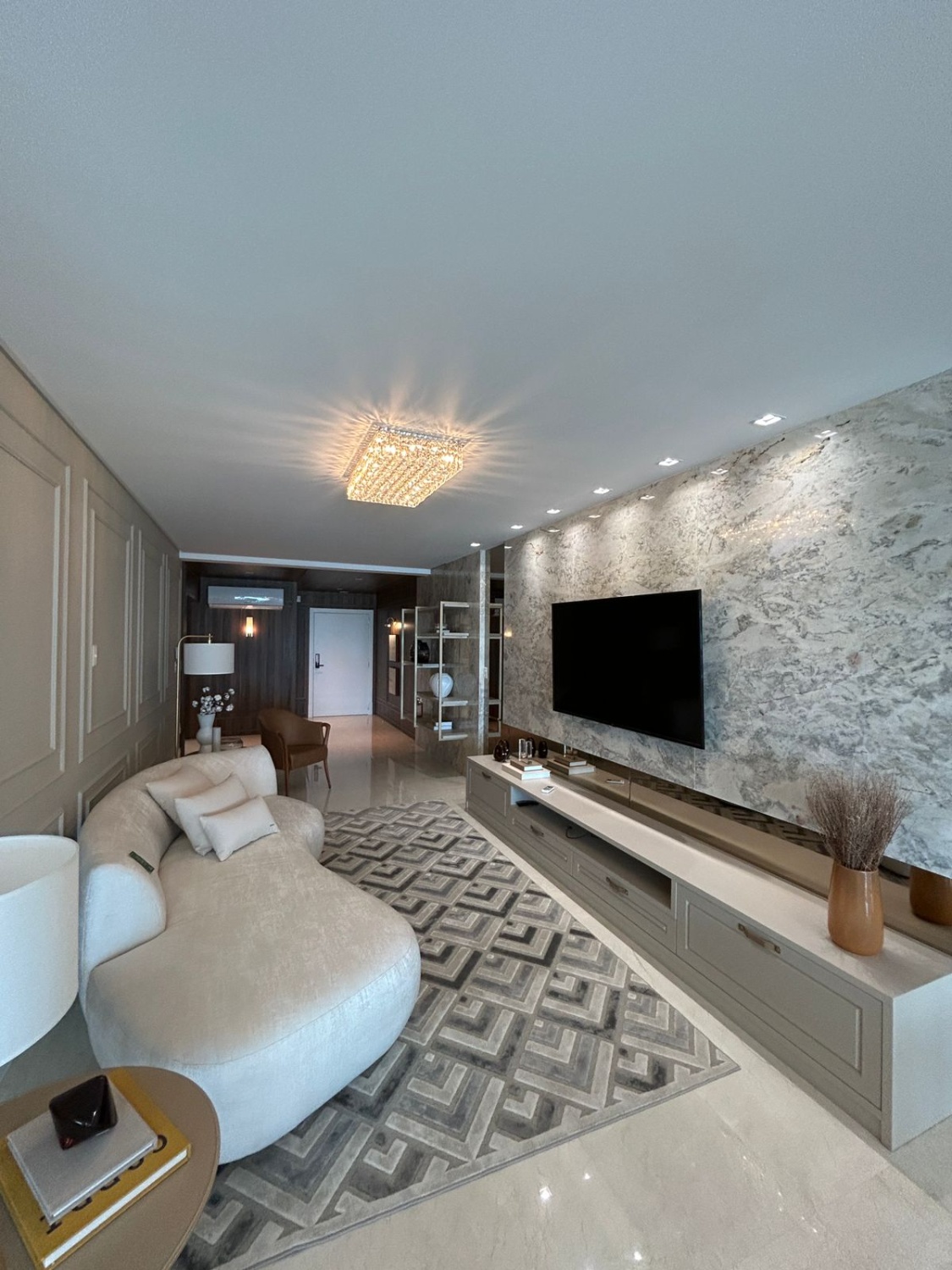 Apartamento no Ed. Cartier CNA Residence em Meia Praia em Itapema - foto 3