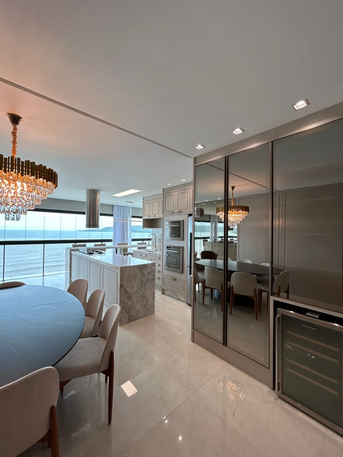 Apartamento no Ed. Cartier CNA Residence em Meia Praia em Itapema - foto 8
